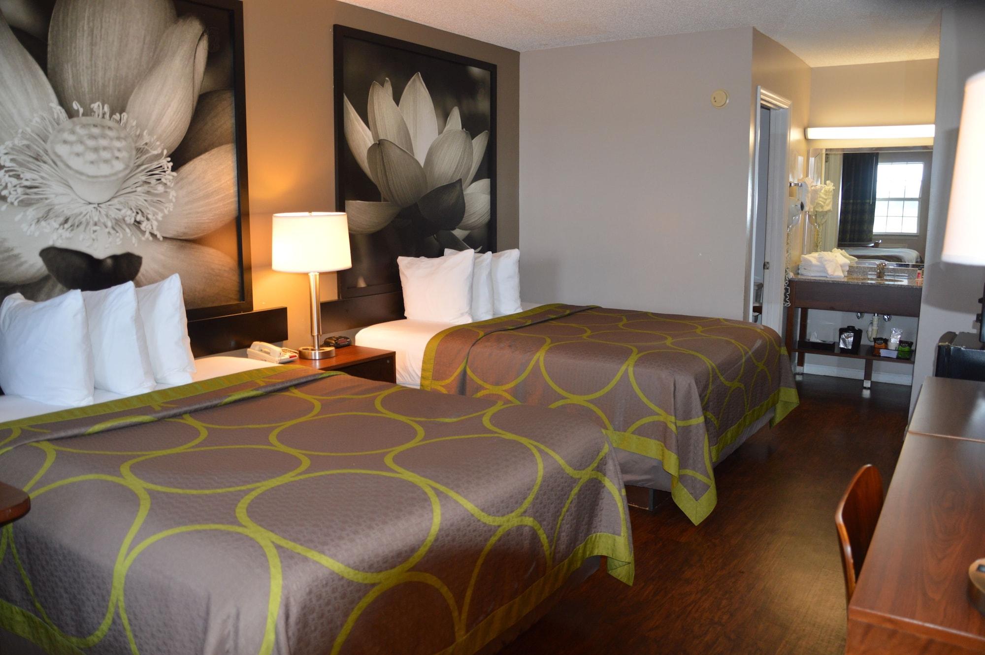 Super 8 By Wyndham Hotel 2*