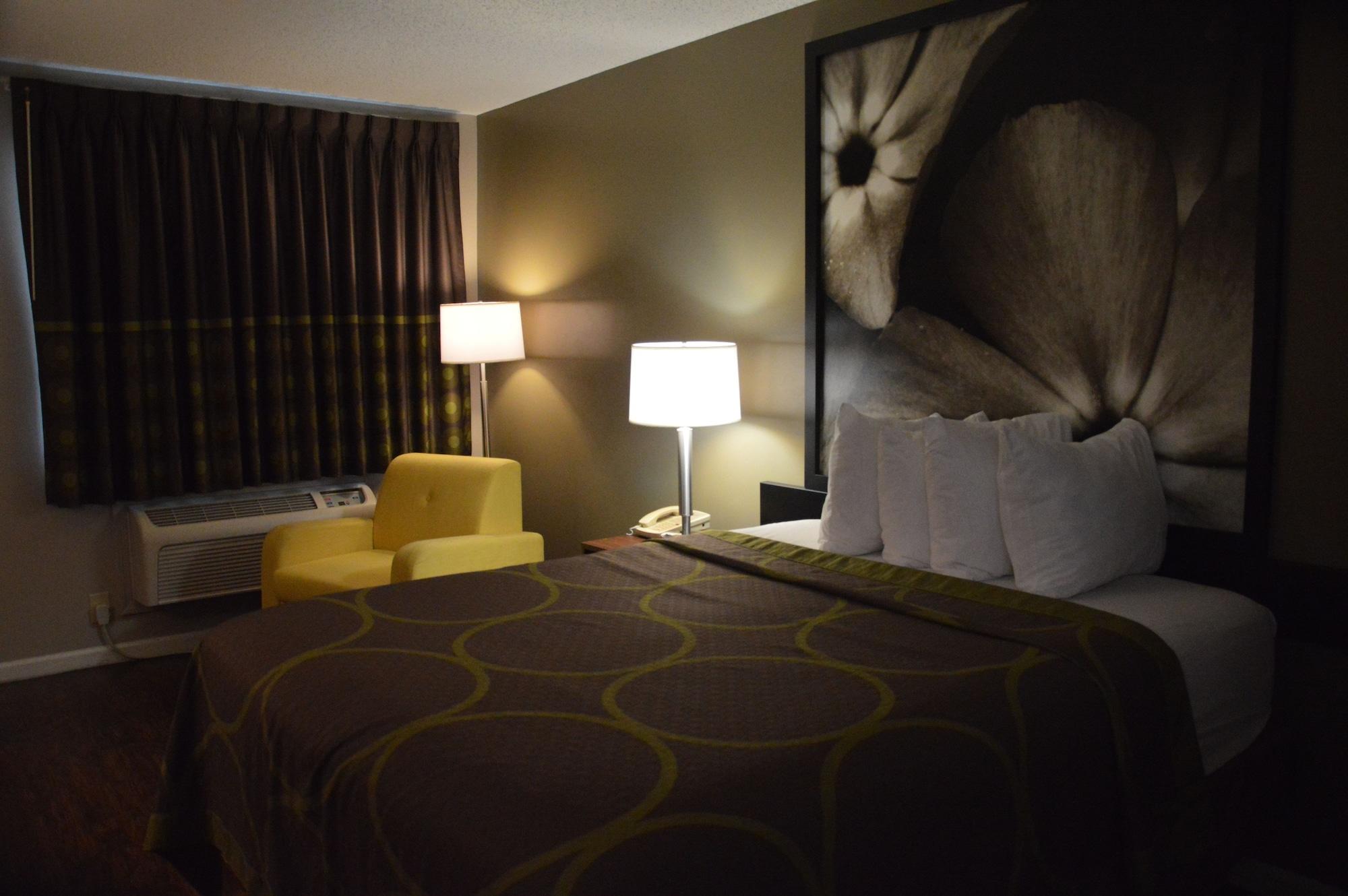 Super 8 By Wyndham Hotel
